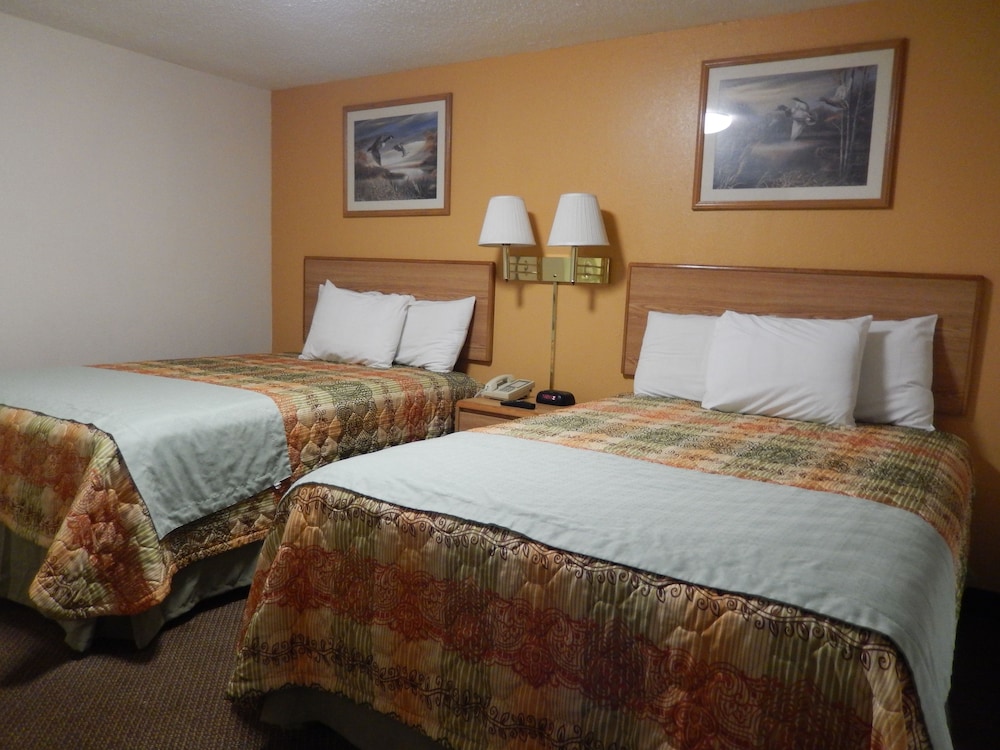 Pearsall Executive Inn - photo 4