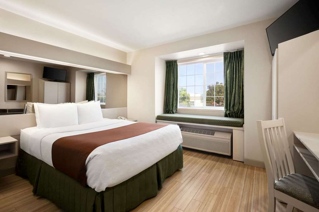 Microtel Inn & Suites by Wyndham Lodi North Stockton - photo 8