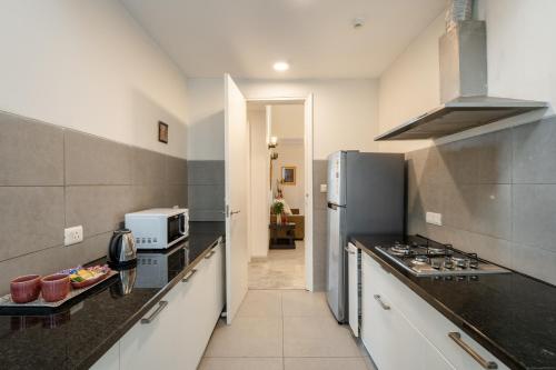 Hostie Enigma luxury 2BR apt near Golf Course Road