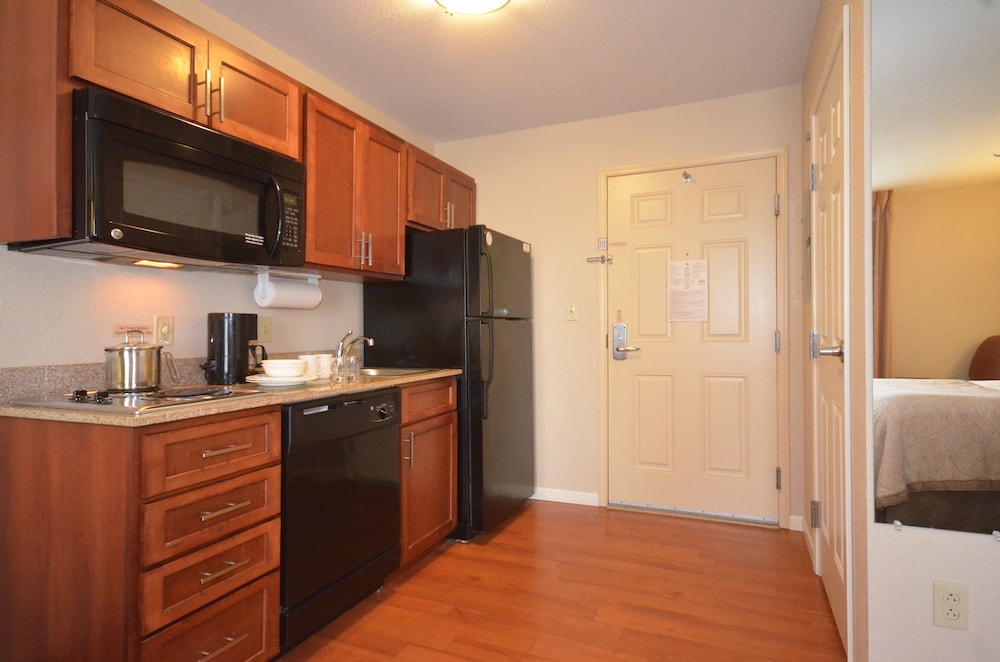 Candlewood Suites Cape Girardeau by IHG - photo 33