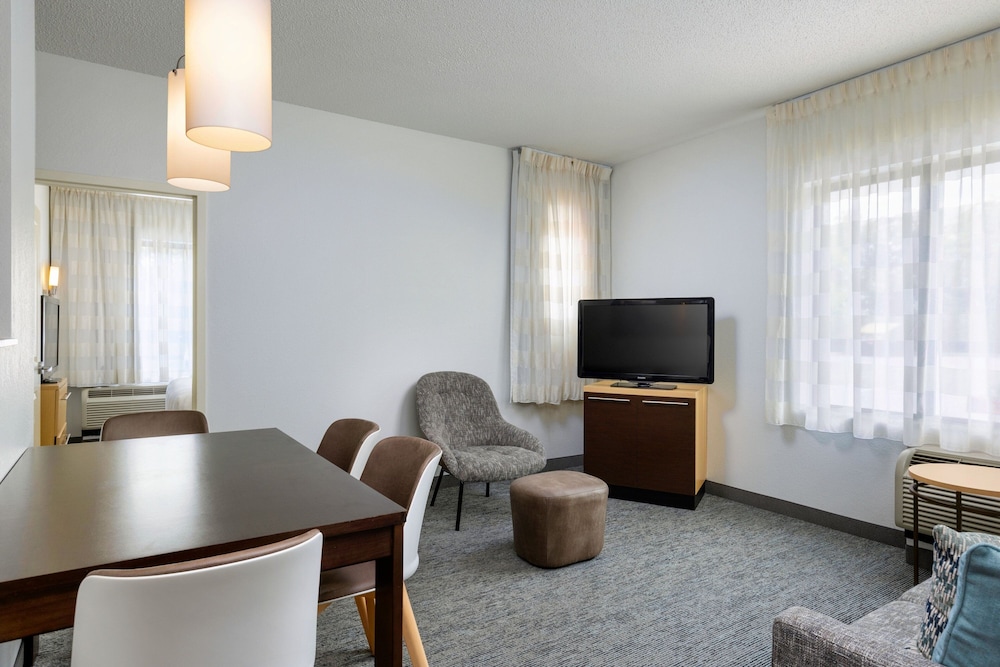 TownePlace Suites York - photo 10