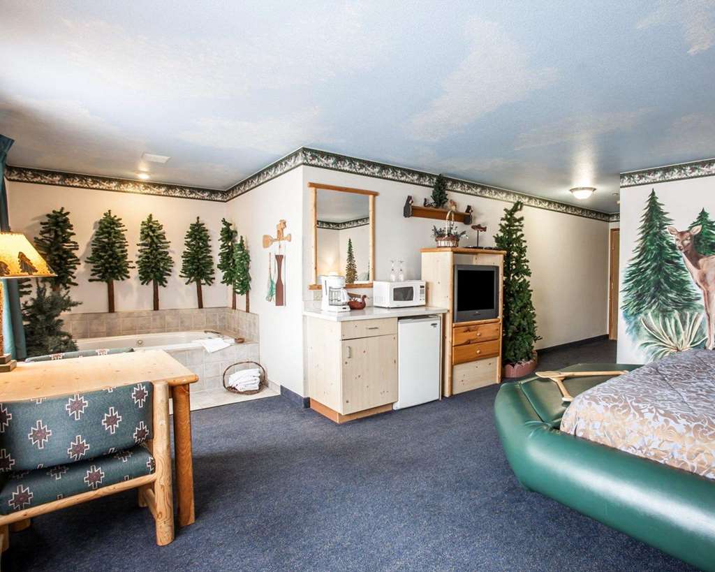 Rodeway Inn and Suites Spokane - photo 22