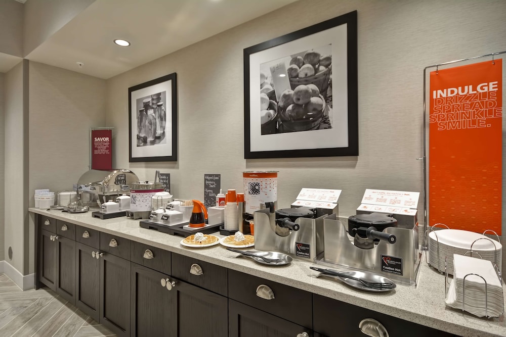 Hampton Inn Livonia Detroit - photo 22