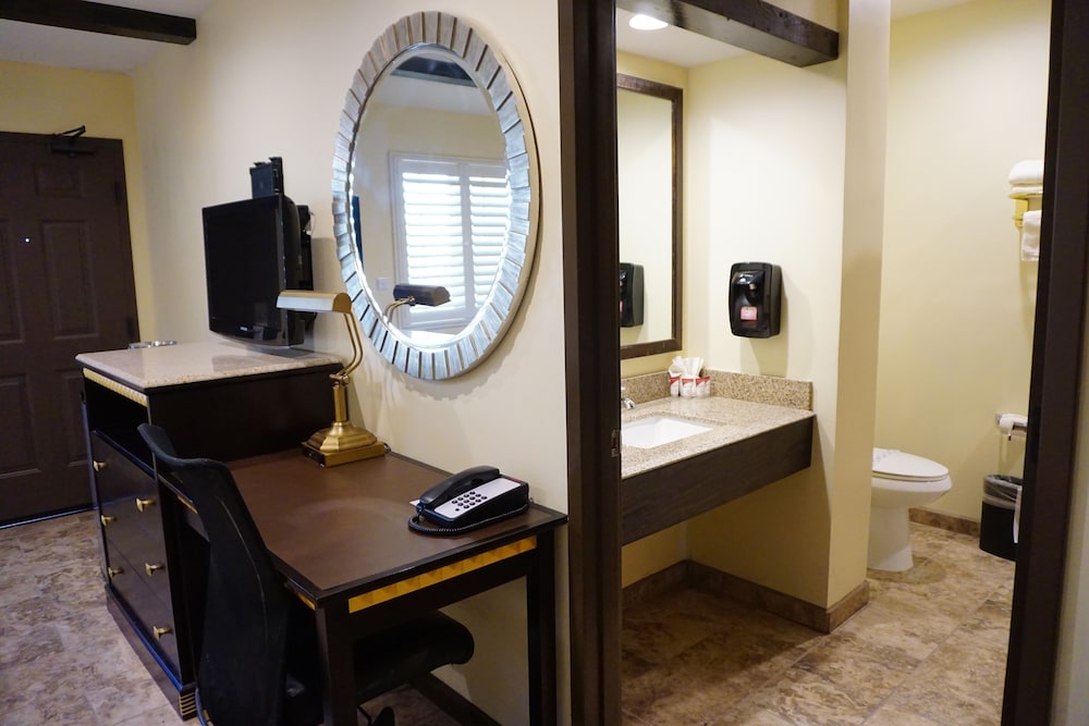 Tuscan Garden Inn - photo 44
