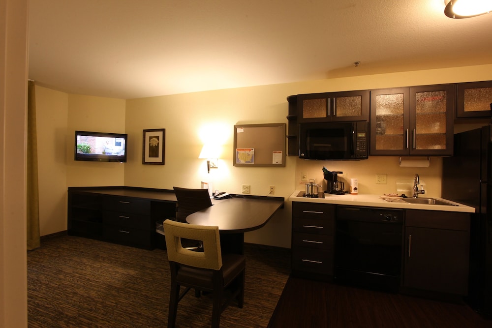 Candlewood Suites St Joseph - photo 10