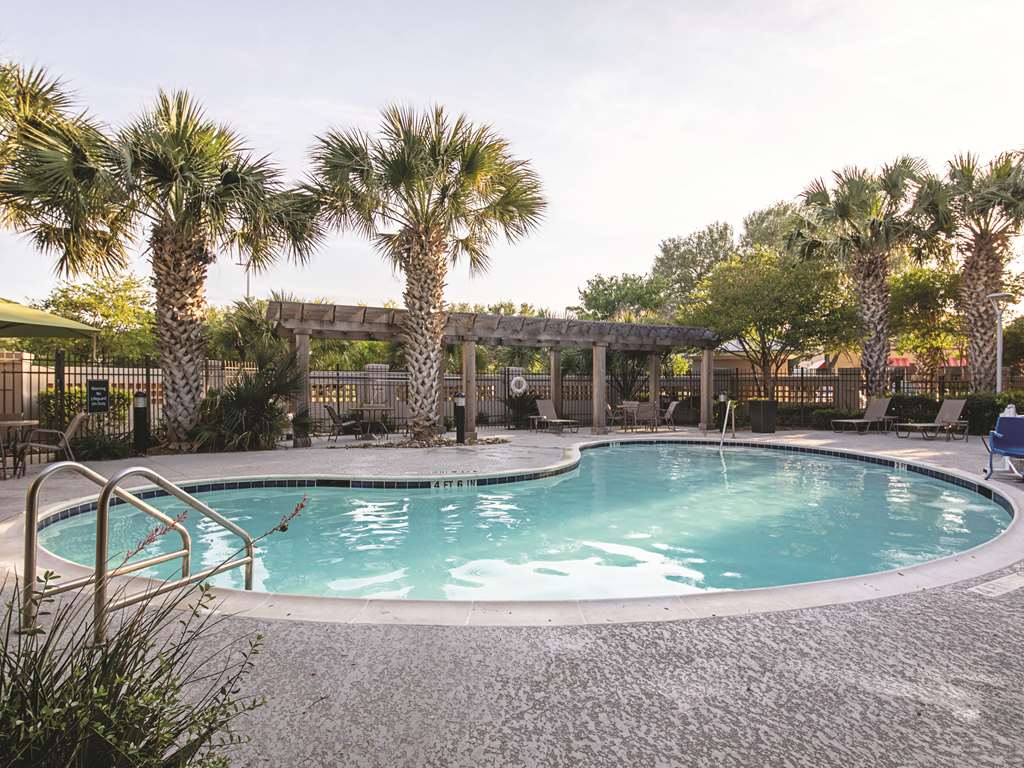 La Quinta Inn & Suites by Wyndham Austin Airport - photo 9