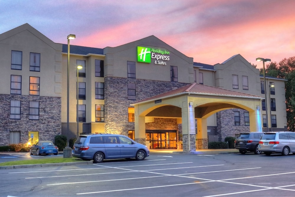 Holiday Inn Express Hotel & Suites Blythewood by IHG - photo 36