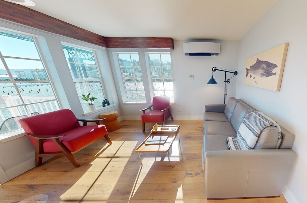 Cannery Pier Hotel & Spa - photo 39