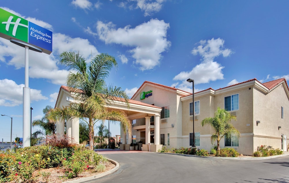 Holiday Inn Express Delano by IHG - photo 32