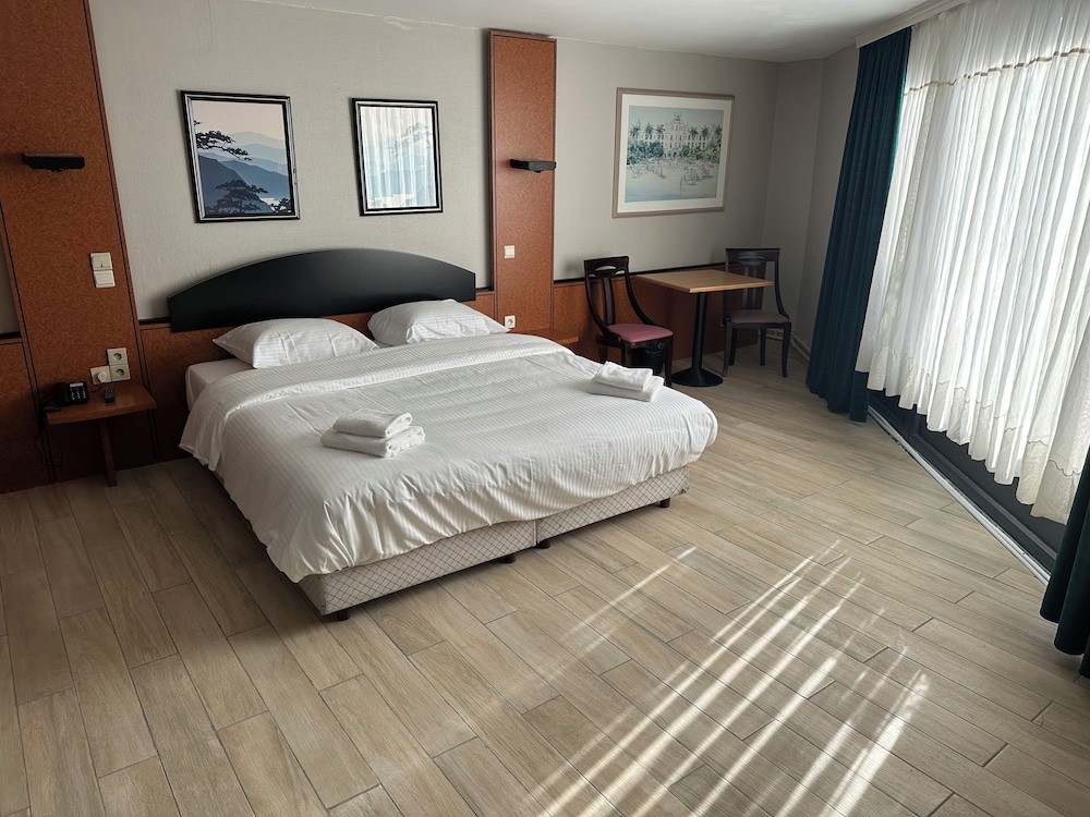 Hotel Europacity — Brussels — photo 2