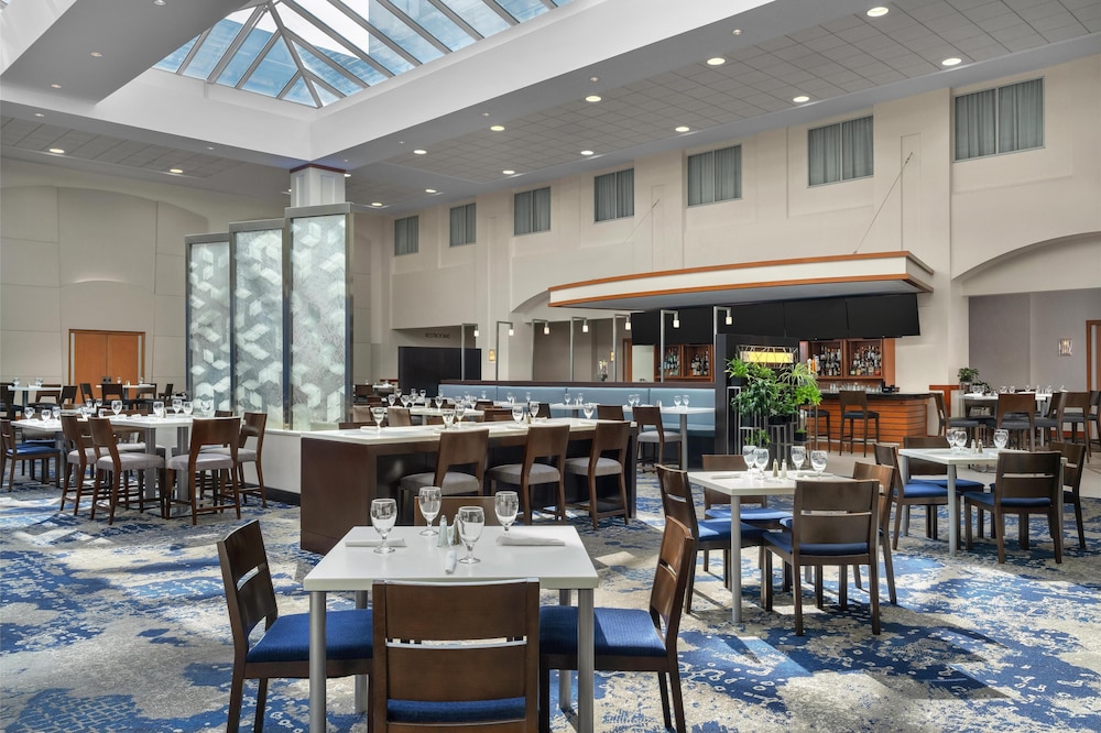 Embassy Suites Boston Logan Airport - photo 5