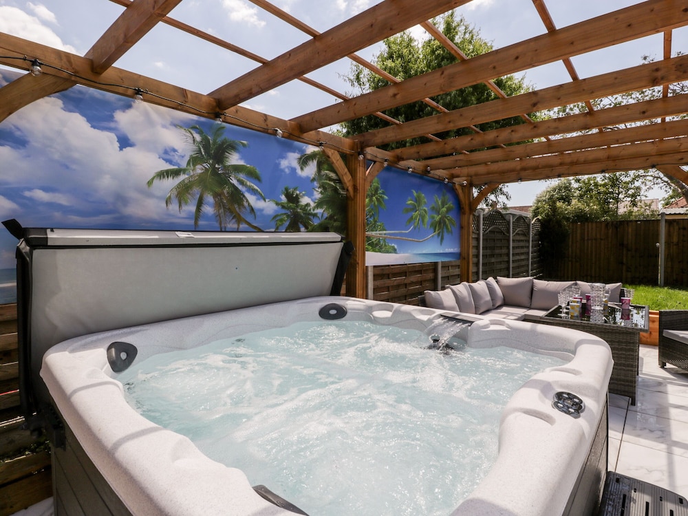 Seacider - carbon neutral hotel in Unknown City