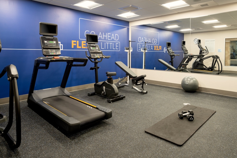 Holiday Inn Express and Suites Hollister by IHG - photo 32