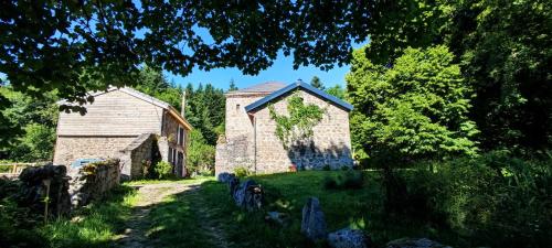 Le Pre de Maulene - carbon neutral hotel in Tence