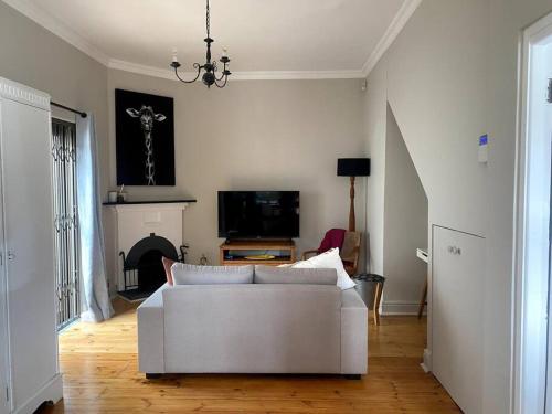 Milner Cottage: Digital Nomad Oasis — 4-Star Luxury Hotel in Cape Town, South Africa