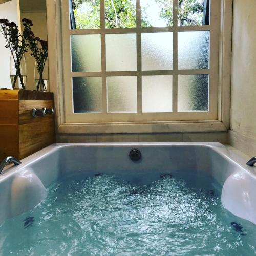 Chalé Mon Amour puro design no ar puro in Campos Do Jordao, Brasil