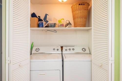 Cuddlefish by Oak Island Accommodations - photo 43
