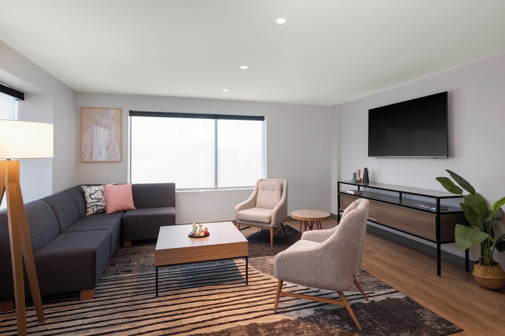 Atwell Suites Henderson at the Pass by IHG - photo 27