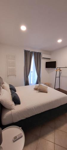 Stop al Duomo — 4-Star Luxury Hotel in Naples, Italy