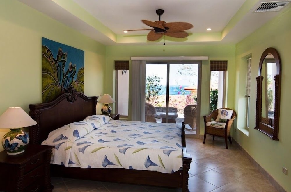 Bay Point 10 in Sardinal, Costa Rica