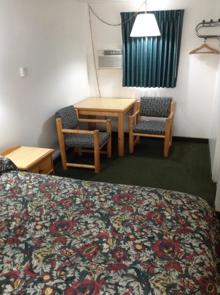 Plaza Inn Great Falls - photo 22