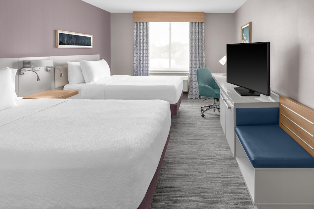 Hilton Garden Inn Queens JFK Airport - photo 13