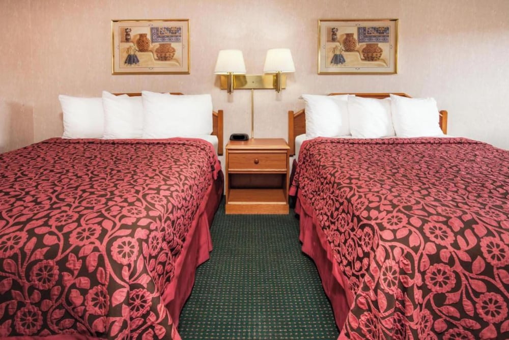 Days Inn by Wyndham Mountain View - photo 3