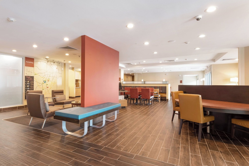 TownePlace Suites by Marriott Greensboro Coliseum Area - photo 5