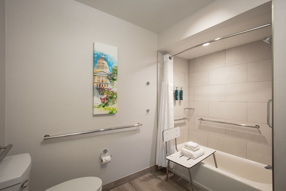 DoubleTree By Hilton Sacramento - photo 19