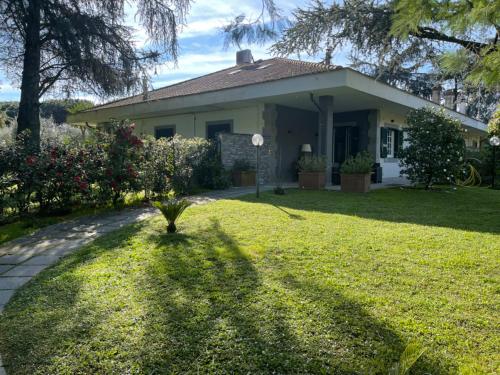 Delightful stylish house with private garden close to downtown — 4-Star Luxury Hotel in Rome, Italy