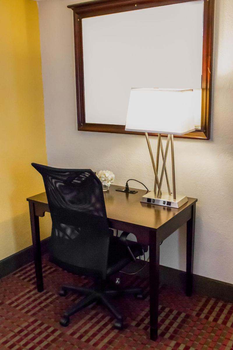 Grand Williston Hotel & Conference Center - photo 11