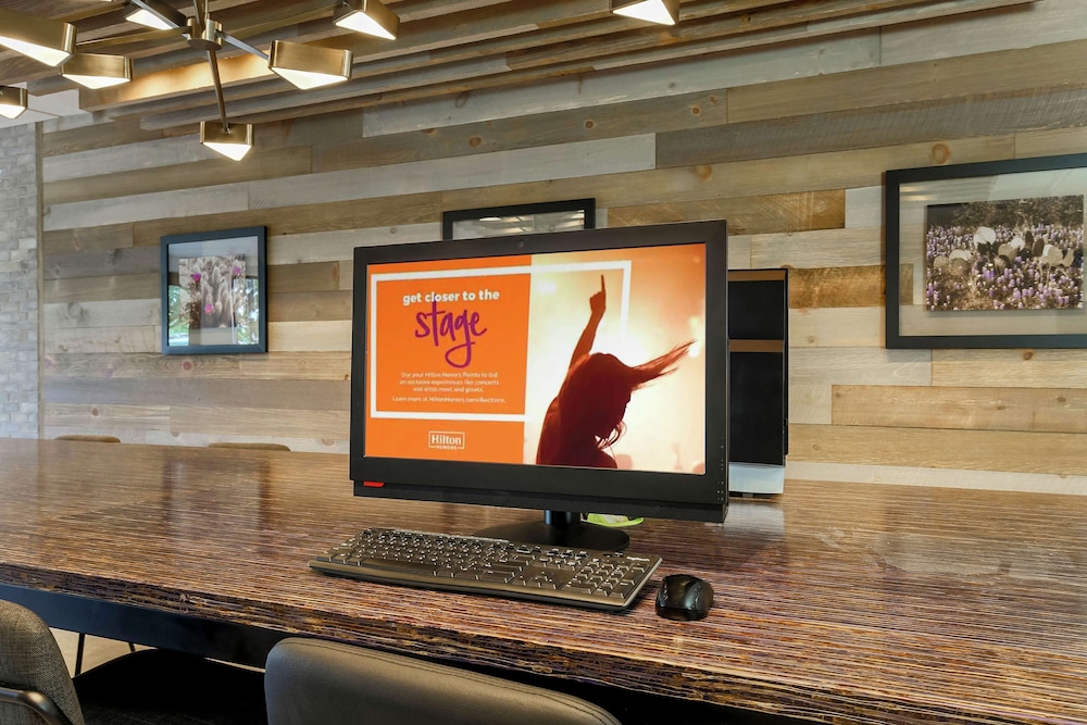 DoubleTree by Hilton Austin University Area - photo 37
