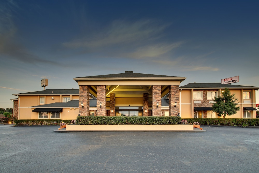 Greenfield Inn and Suites Elizabethtown KY I65 Exit 94 - photo 52