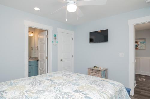 All Decked Out by Oak Island Accommodations - photo 37