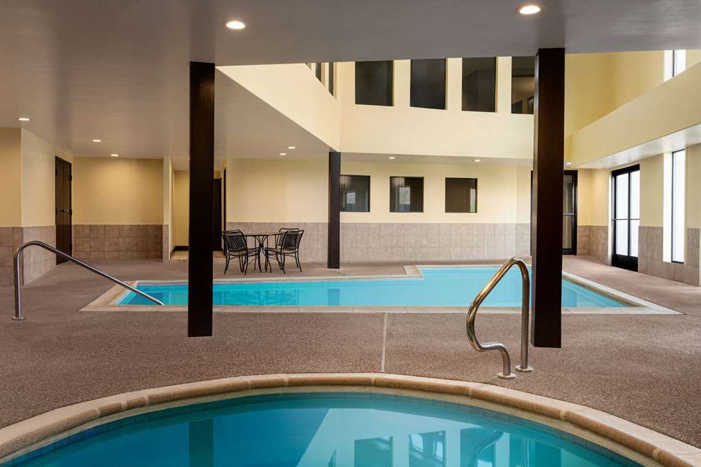 Days Inn by Wyndham Carbondale - photo 11
