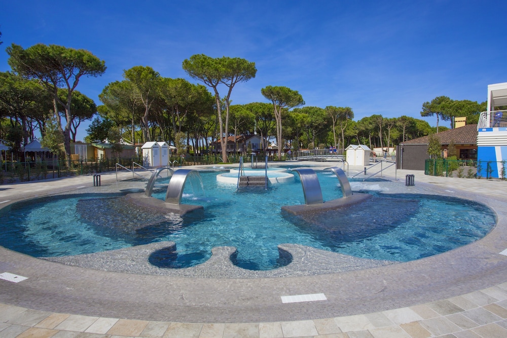 Victoria Mobilehome Camping Village Cavallino — 4-Star Luxury Hotel in Venice, Italy