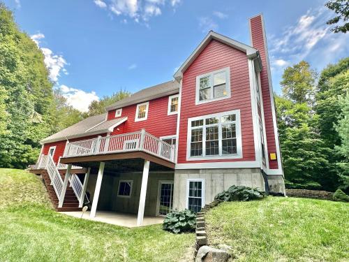 Redbud Retreat in Centerville, United States