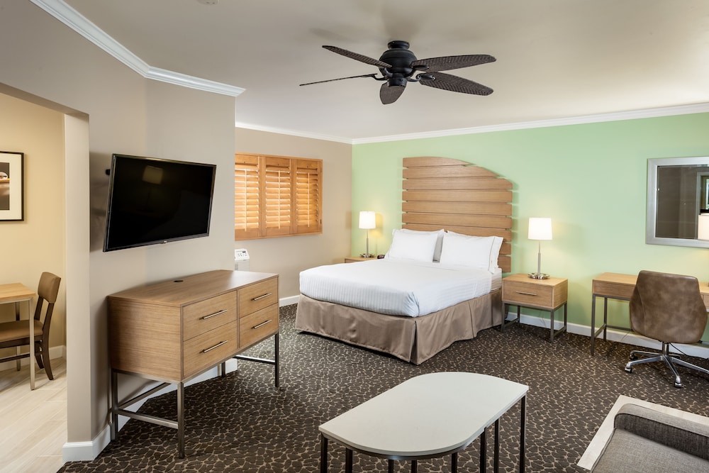 Holiday Inn Express & Suites La Jolla Windansea Beach by IHG - photo 9