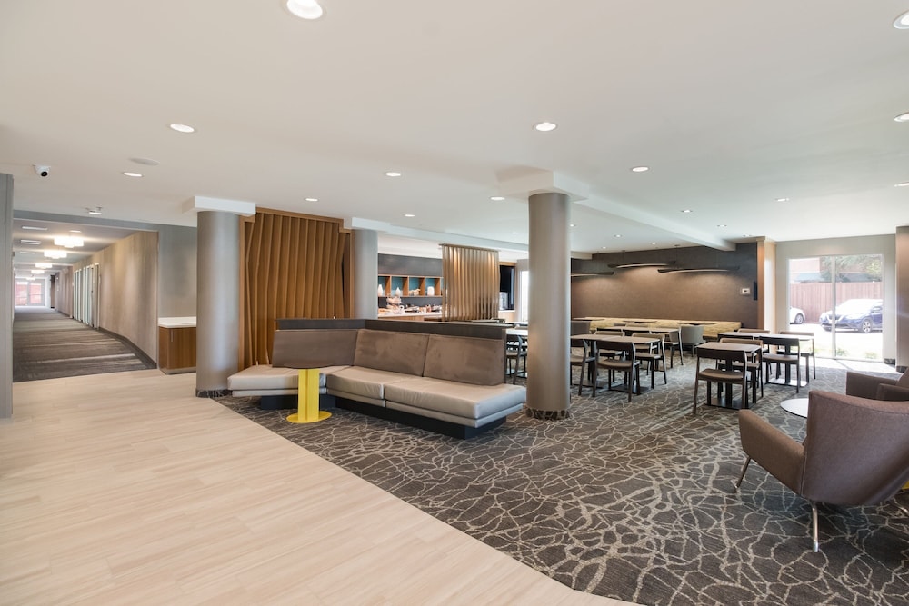 SpringHill Suites by Marriott Dallas NW Hwy I35E - photo 3