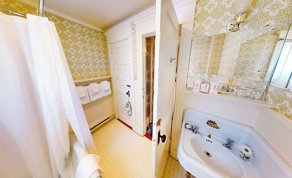 The Red Lion Inn - photo 92