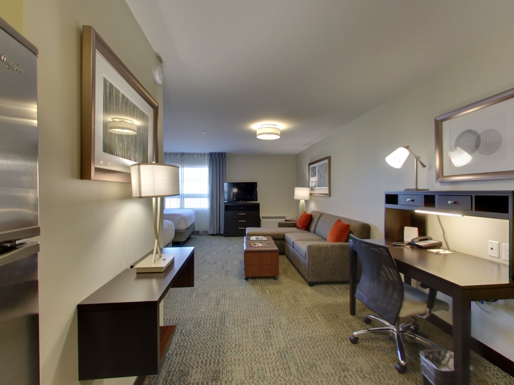 Staybridge Suites Madison Fitchburg - photo 4