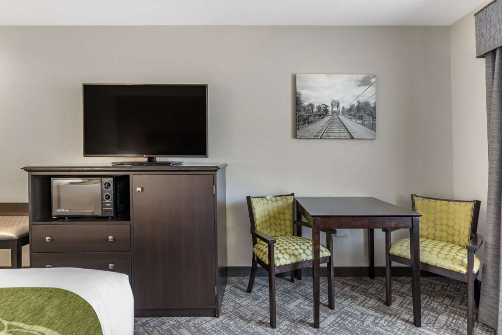 Comfort Inn & Suites Tualatin Lake Oswego South - photo 16