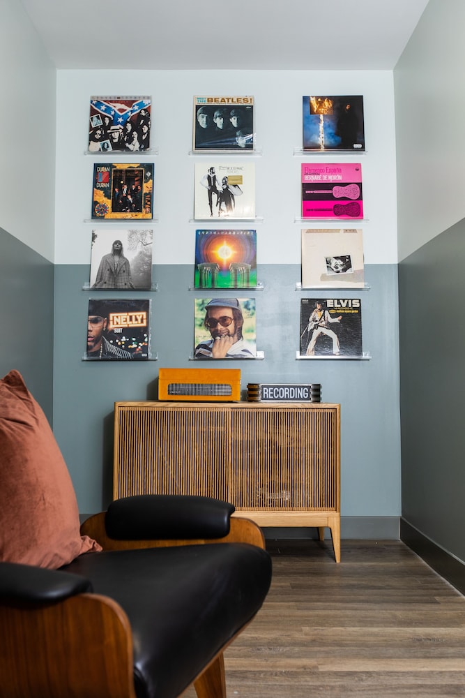 voco The Darwin Atlanta Midtown by IHG - photo 5