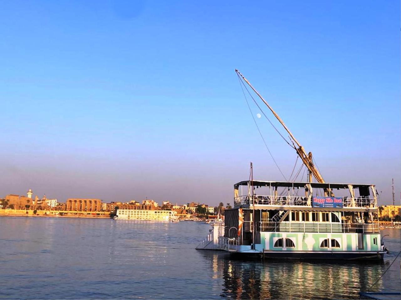 Floating Hotel Happy Nile Boat