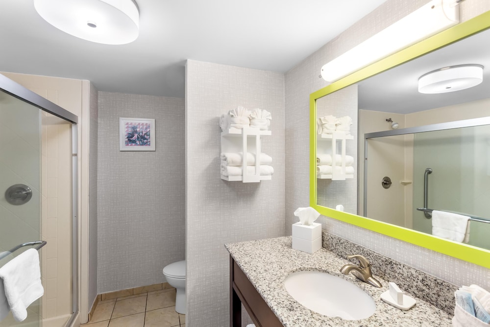 Hampton Inn Huntington University Area - photo 36