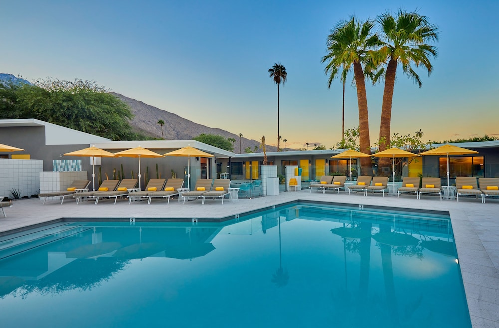 Twin Palms Resort A Gay Men’s Resort in Palm Springs, United States