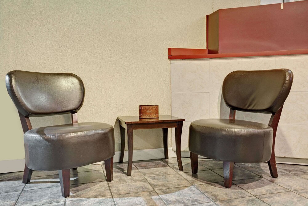 Days Inn by Wyndham Elizabeth City - photo 2