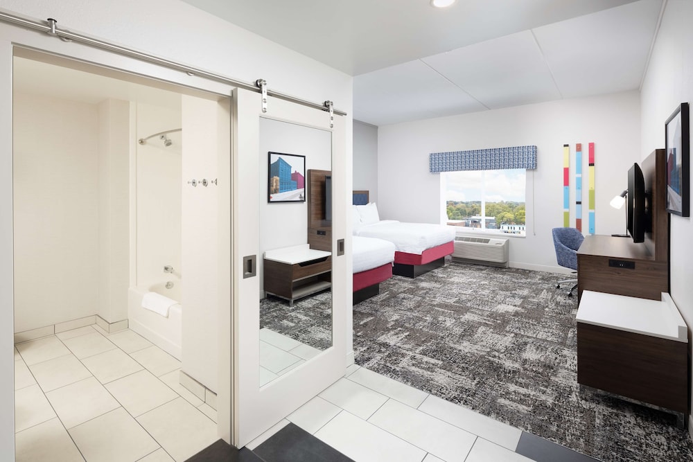 Hampton Inn & Suites by Hilton Rochester Downtown - photo 18