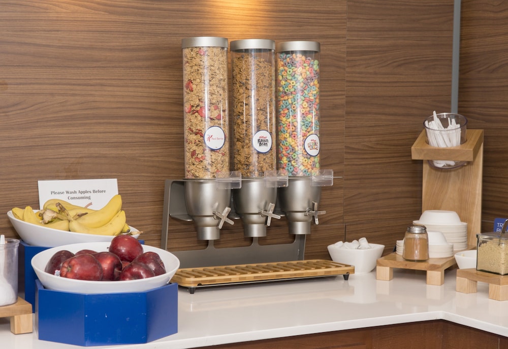 Holiday Inn Express Hotel & Suites Madison by IHG - photo 62