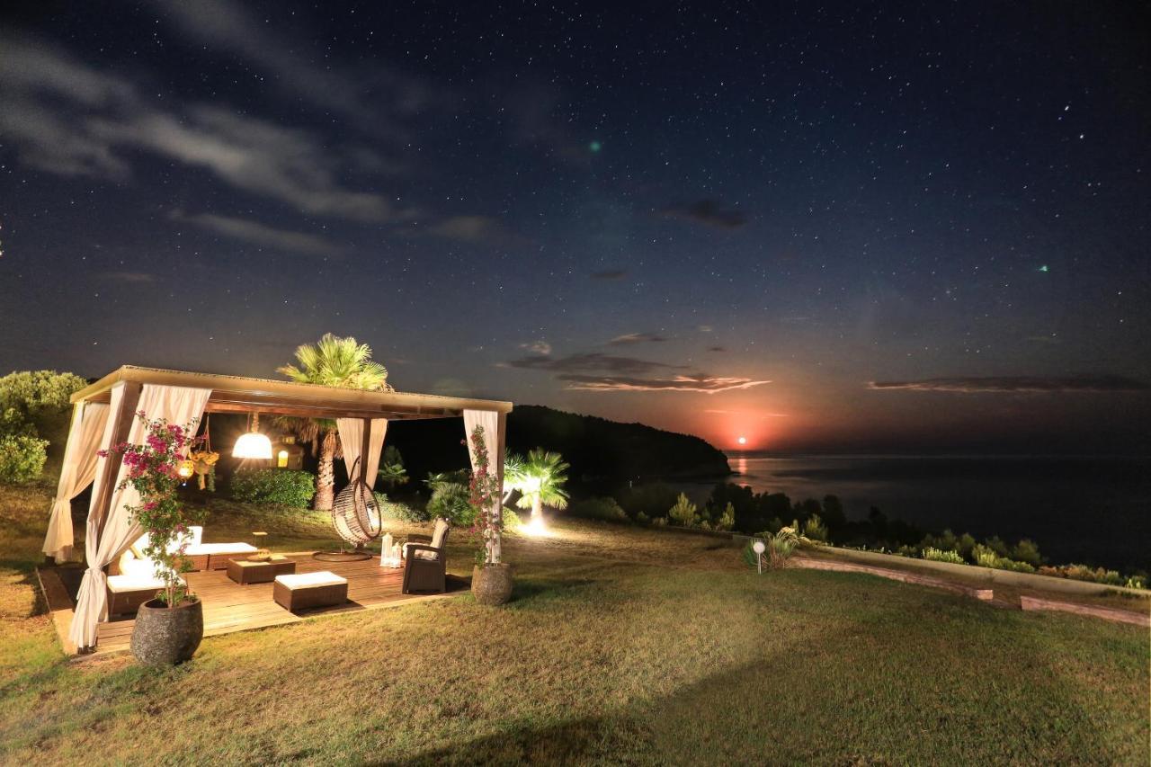 Spectacular Villa Near the Beach — 4-Star Luxury Hotel in Agia Paraskevi, Greece